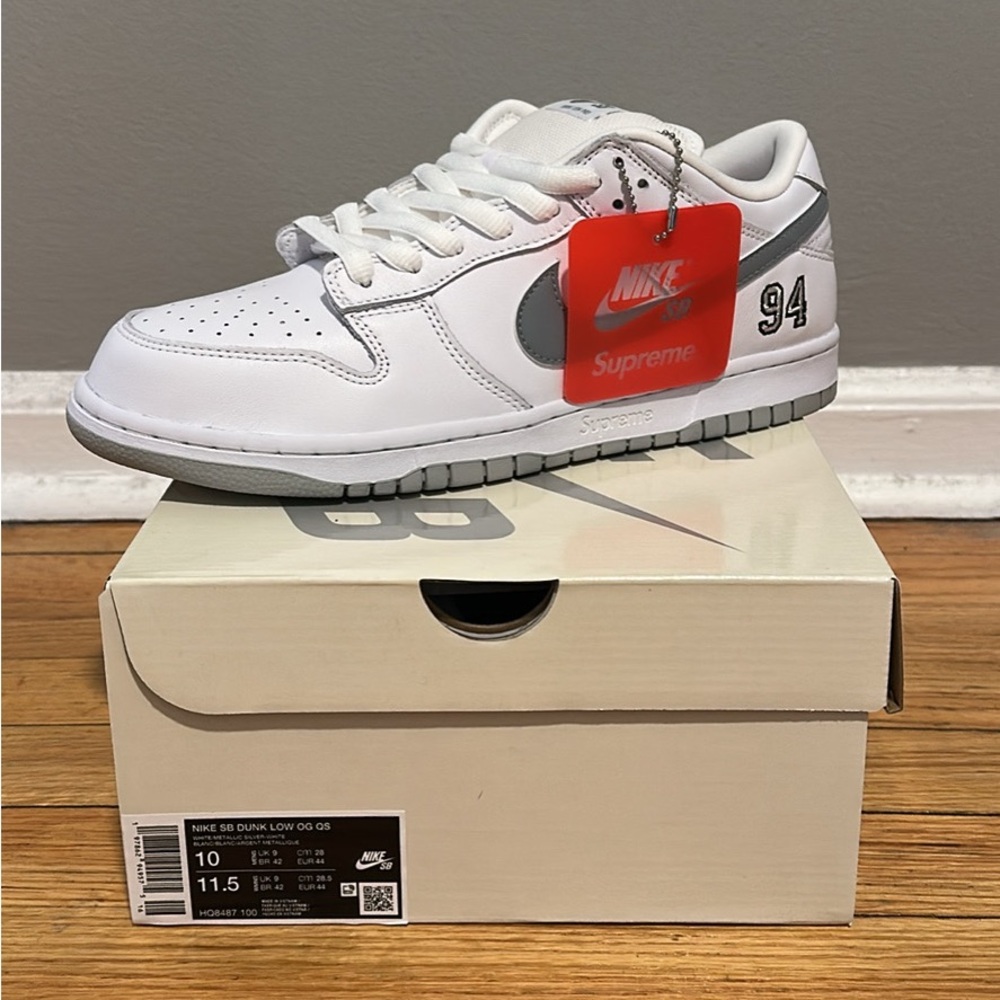 (BRAND NEW) Supreme X Nike SB Dunk Low OG QS ‘White’ Size 10